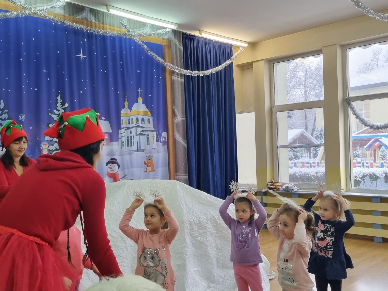 Кукленият спектакъл „Снежни приключения“ гостува в ДГ № 179 „Синчец“